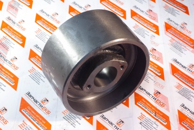 3009483 Шкив натяжителя Ролик промежуточный PULLEY,IDLER Cummins KTA19, KTA38, KTA50